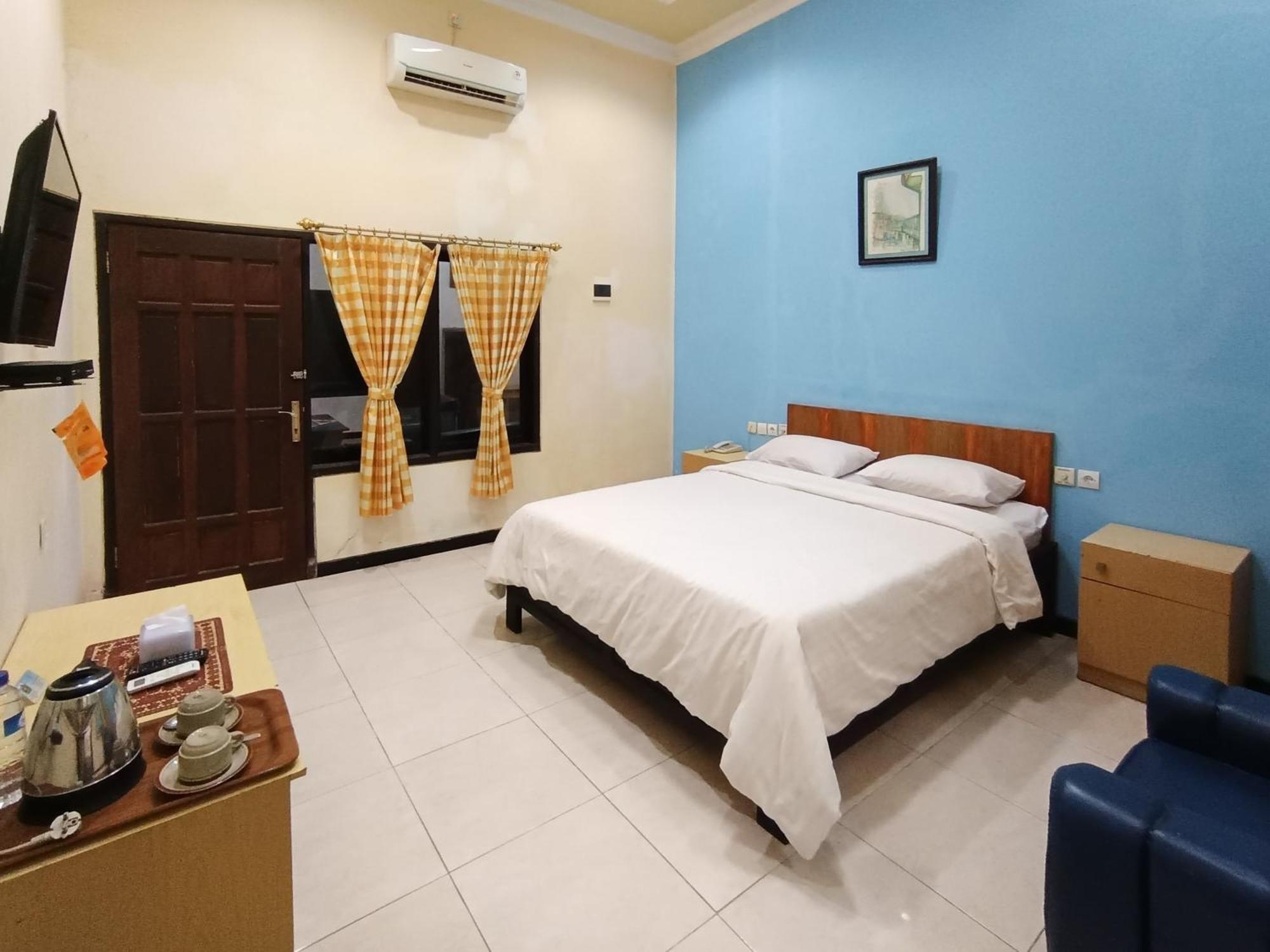 Hotel Gita Puri Redpartner Blitar Esterno foto